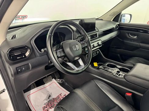Used 2023 Honda Pilot Touring image 10