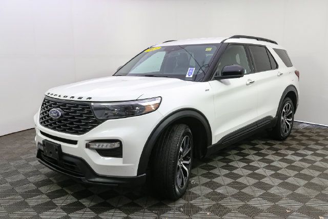 Used 2023 Ford Explorer ST-Line AWD/4WD image 5