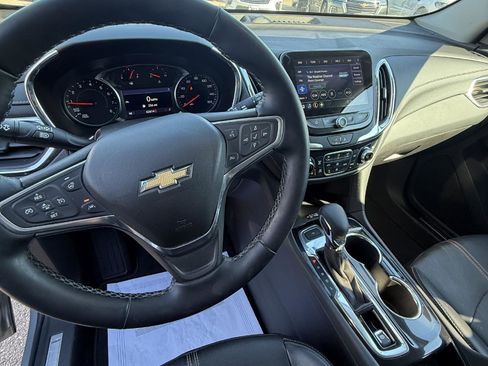 Used 2023 Chevrolet Equinox Premier image 5