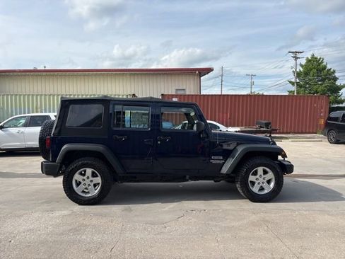 Used 2013 Jeep Wrangler Unlimited Sport w/ Max Tow Pkg AWD/4WD image 8