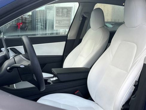 Used 2022 Tesla Model Y Performance image 6