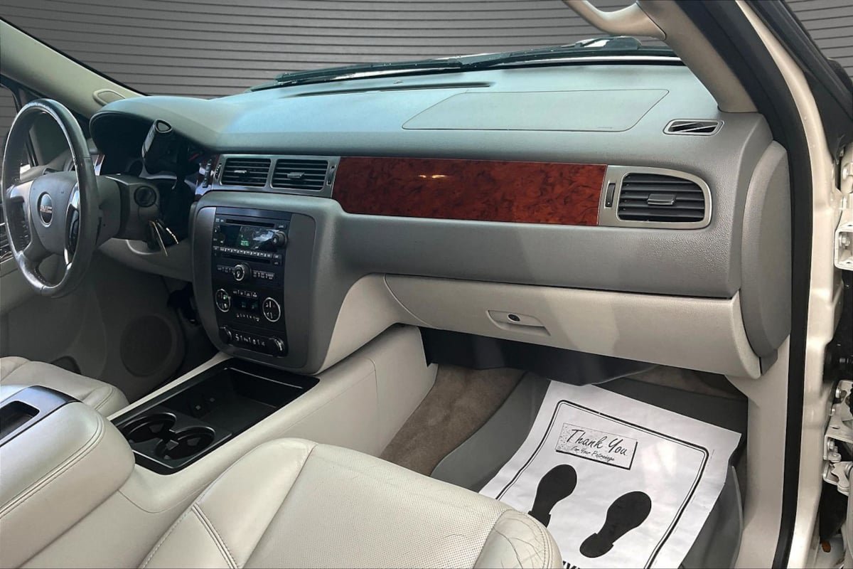 Used 2012 GMC Yukon SLT w/ SLT-2 Equipment Package AWD/4WD image 24