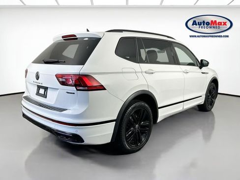 Used 2022 Volkswagen Tiguan SE R-Line AWD/4WD image 2