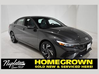 Used 2025 Hyundai Elantra Limited FWD video 1