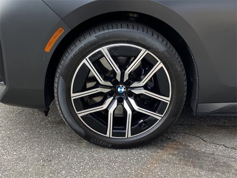 Certified 2023 BMW 760i xDrive w/ Parking Assistance Package image 8