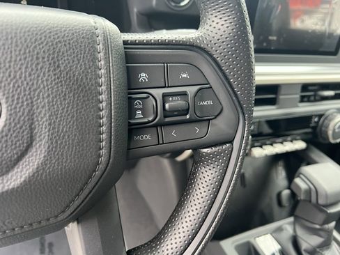 Used 2025 Toyota Tacoma SR5 image 34
