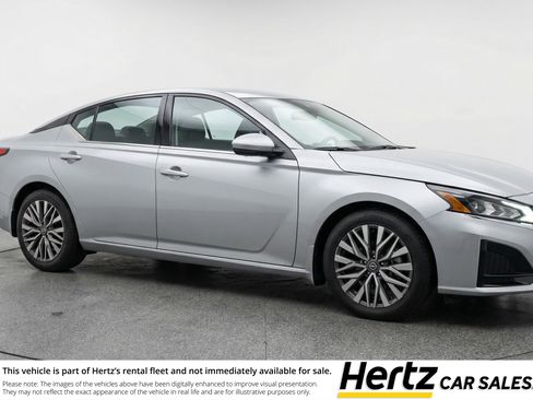 Used 2025 Nissan Altima 2.5 SV FWD image 1