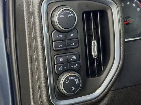 Used 2021 Chevrolet Silverado 1500 LT Trail Boss w/ Convenience Package II AWD/4WD image 11