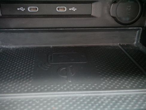 Certified 2023 Volkswagen Tiguan SE FWD image 30