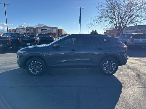 New 2026 Chevrolet Trax LT w/ Driver Confidence Package FWD image 4