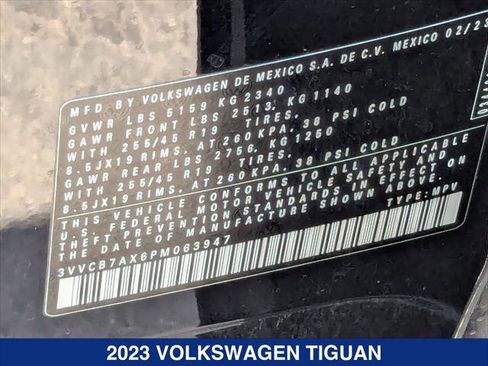 Used 2023 Volkswagen Tiguan SE R-Line FWD image 23