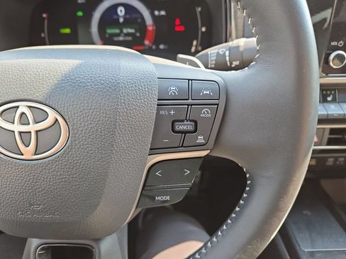Used 2025 Toyota Camry SE w/ Convenience Package AWD/4WD image 19