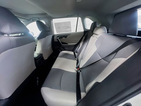 Used 2025 Toyota RAV4 XLE w/ Convenience Package image 29