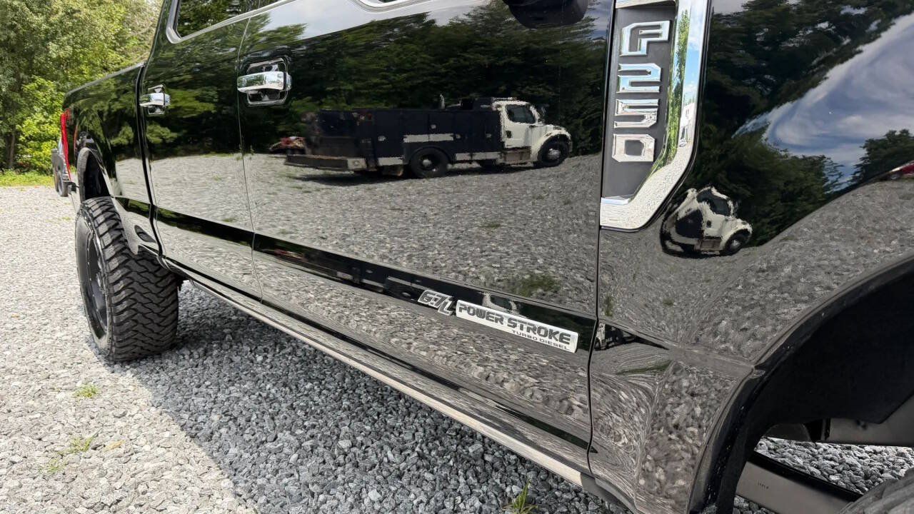 Used 2018 Ford F250 Platinum w/ Platinum Ultimate Package AWD/4WD image 12