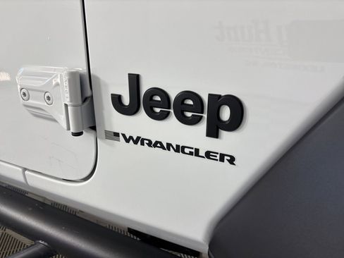 Used 2024 Jeep Wrangler Willys image 30