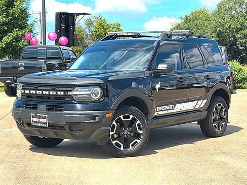 Used 2023 Ford Bronco Sport Outer Banks w/ Tech Package AWD/4WD image 2