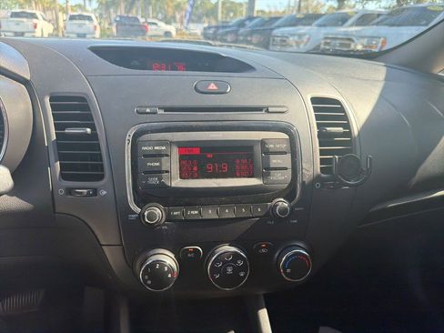 Used 2016 Kia Forte LX image 12