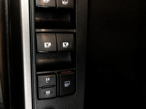 Used 2021 Toyota Tacoma TRD Off-Road AWD/4WD image 9