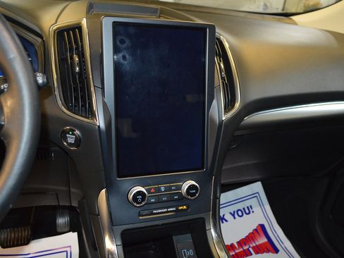 Used 2022 Ford Edge Titanium image 19