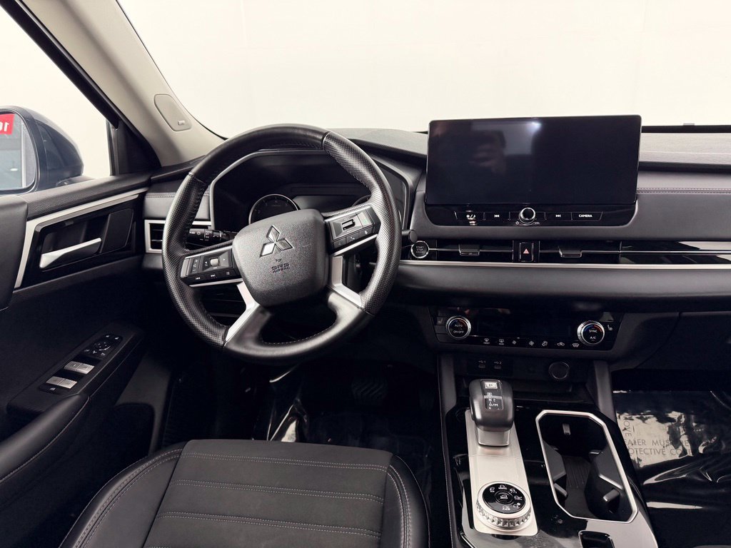 Used 2025 Mitsubishi Outlander SE AWD/4WD image 18