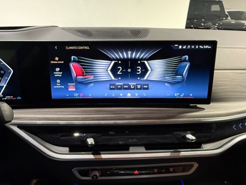 Used 2024 BMW X7 xDrive40i image 48
