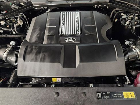 Used 2025 Land Rover Defender 110 X-Dynamic SE image 32