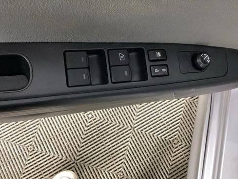 Used 2012 Nissan Sentra 2.0 SR w/ Special Edition Pkg image 15