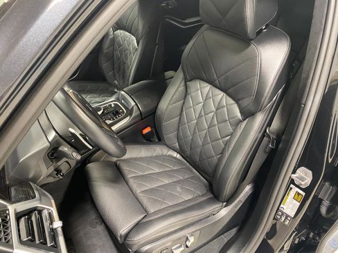 Certified 2025 BMW X7 xDrive40i w/ M Sport Package image 13