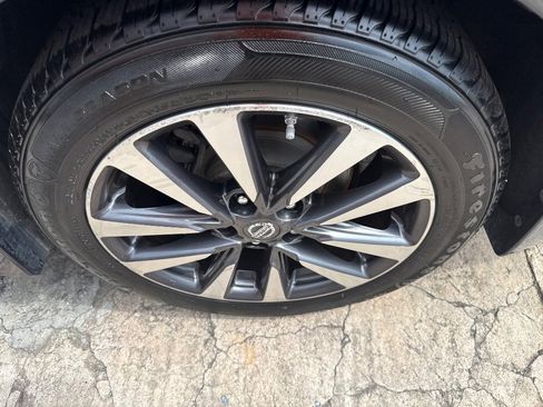 Used 2016 Nissan Altima 2.5 SL w/ 2.5 Technology Package image 9