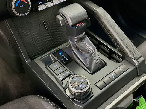 Used 2025 Toyota Tacoma TRD Off-Road image 25