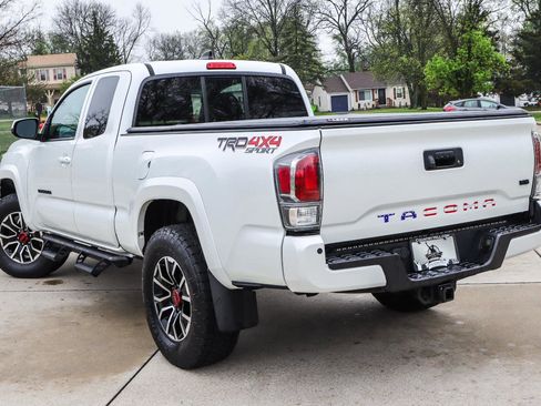 Used 2021 Toyota Tacoma TRD Sport w/ TRD Premium Sport Package image 21