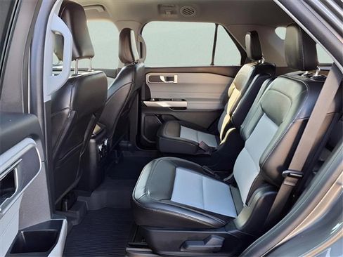 Used 2023 Ford Explorer XLT w/ Equipment Group 202A image 13