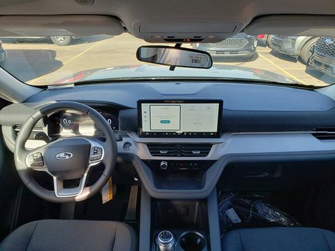 New 2026 Ford Explorer Active image 13