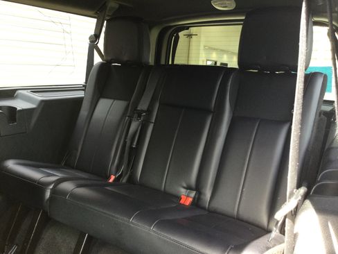 Used 2017 Ford Expedition EL XLT w/ Equipment Group 201A AWD/4WD image 6