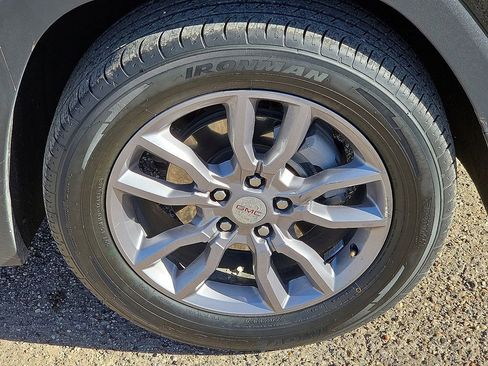 Used 2024 GMC Terrain SLT image 12