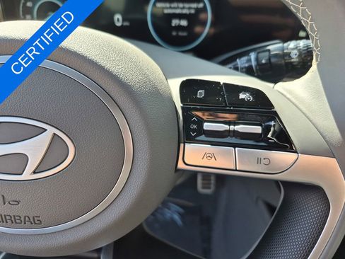 Used 2025 Hyundai Elantra SEL image 14