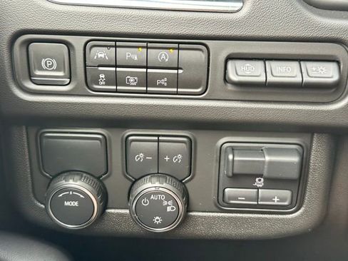 Used 2024 Chevrolet Tahoe High Country w/ Advanced Technology Package image 22