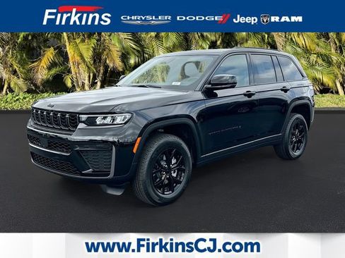 New 2026 Jeep Grand Cherokee Altitude AWD/4WD image 1