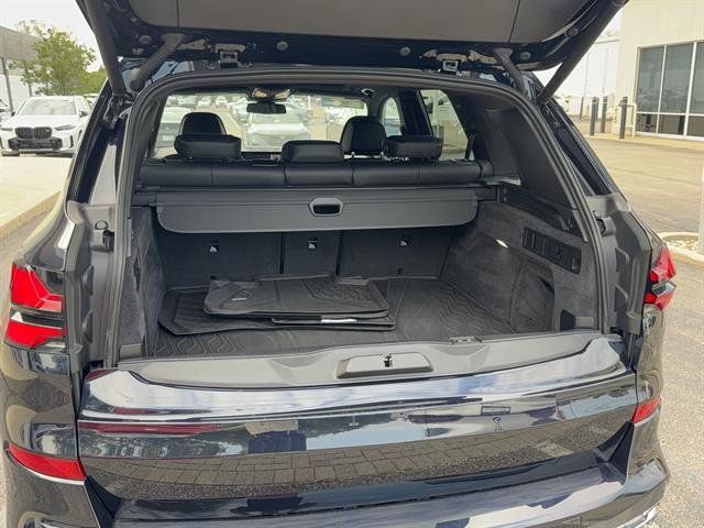 Used 2024 BMW X5 xDrive50e w/ M Sport Package AWD/4WD image 5