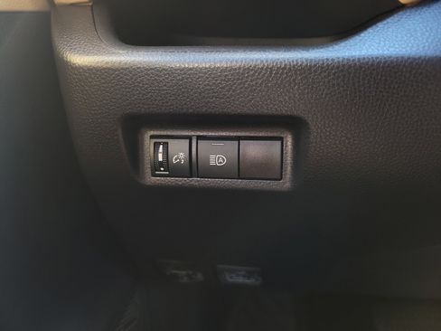 Used 2021 Toyota RAV4 LE image 22