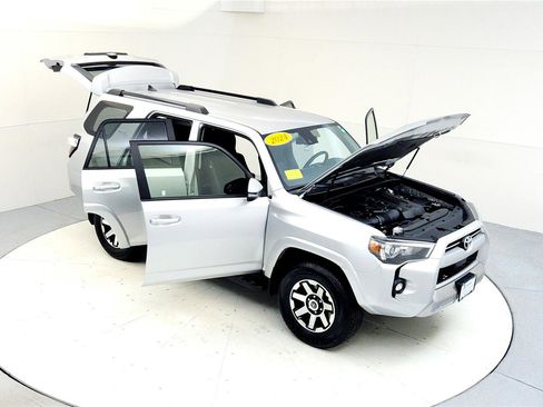 Certified 2024 Toyota 4Runner TRD Off-Road Premium image 24