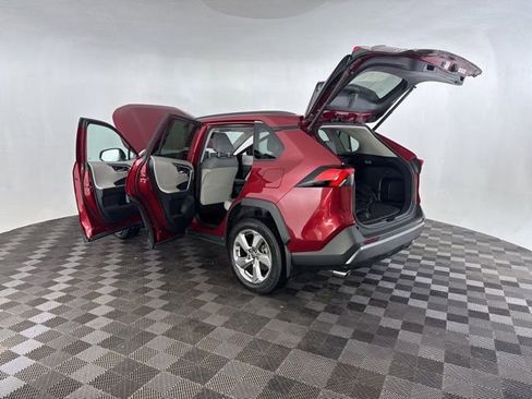 Used 2021 Toyota RAV4 Limited image 18
