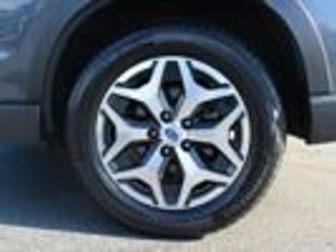 Used 2022 Subaru Forester Premium w/ Popular Package #1 image 9