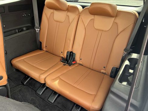 Used 2023 Kia Sorento SX Prestige image 23