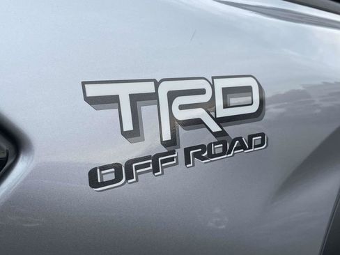 Used 2025 Toyota Tacoma TRD Off-Road AWD/4WD image 9