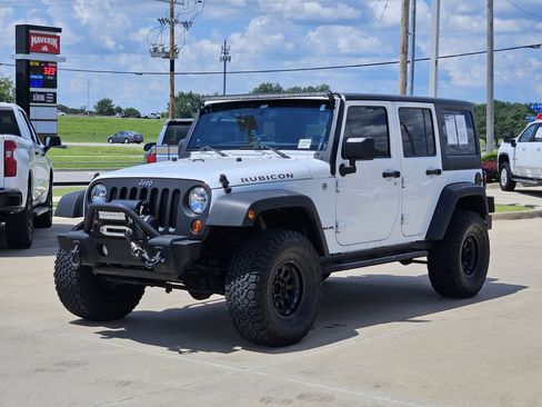 Used 2013 Jeep Wrangler Unlimited Rubicon w/ Connectivity Group AWD/4WD image 3