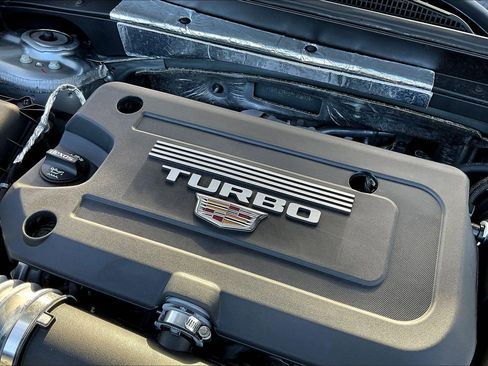 Used 2023 Cadillac XT4 Premium Luxury image 30