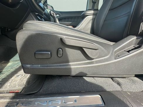Used 2022 GMC Canyon Denali image 23