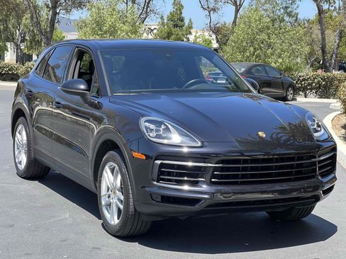 Used 2019 Porsche Cayenne w/ Premium Package AWD/4WD image 80