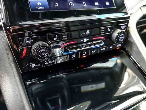 Used 2023 Jeep Grand Cherokee L Laredo AWD/4WD image 25